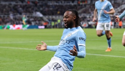 九游在线入口-超值！6500万镑新援带飞曼城 加盟前2场造3球+蝉联MVP 创17年神迹